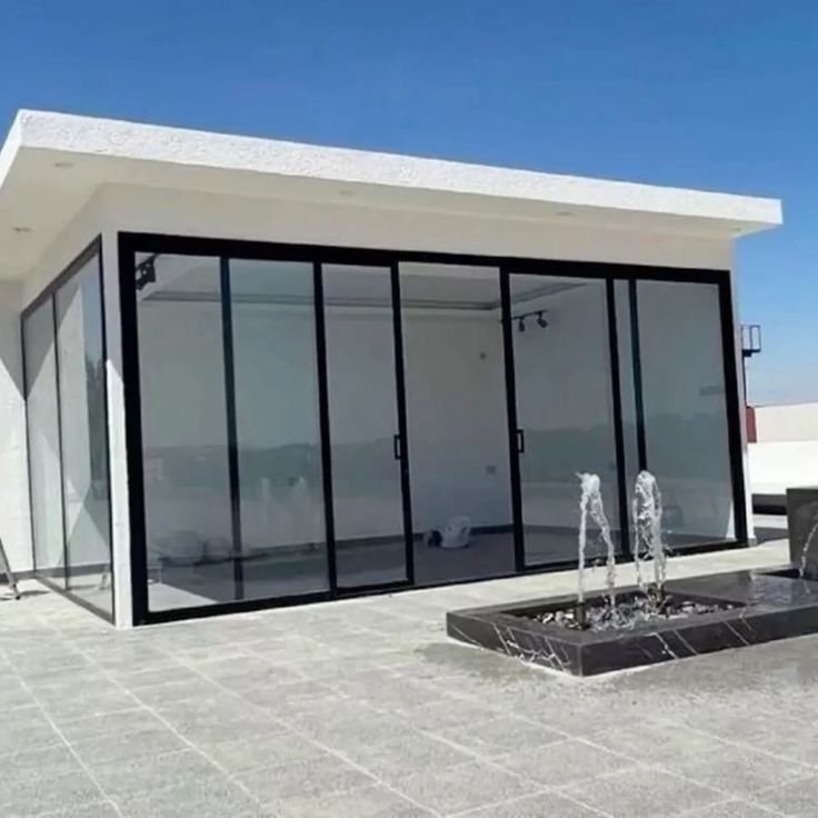 تنظيف واجهة زجاج سكريت حديثة