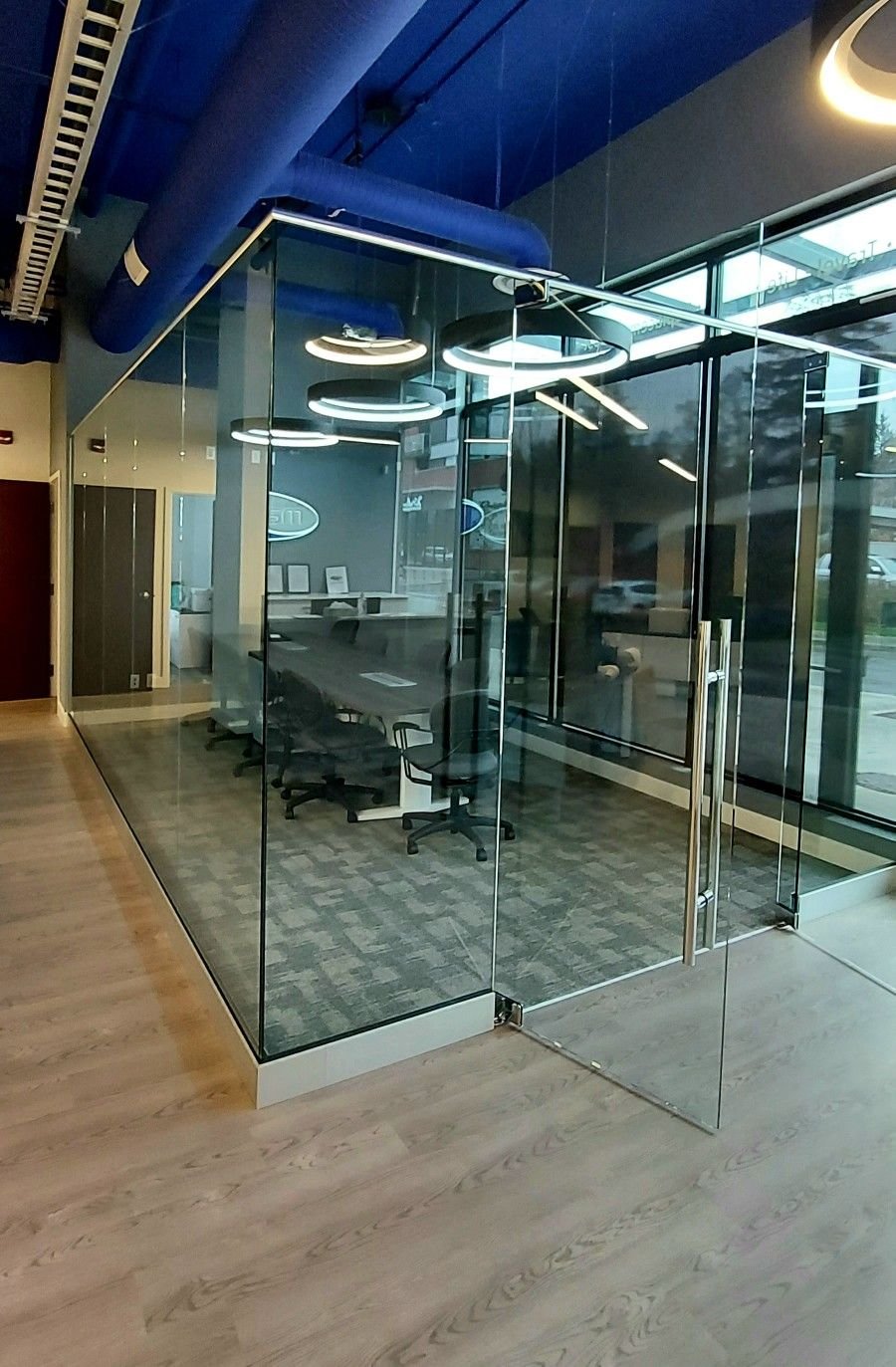 قواطع للمكاتب والشركات