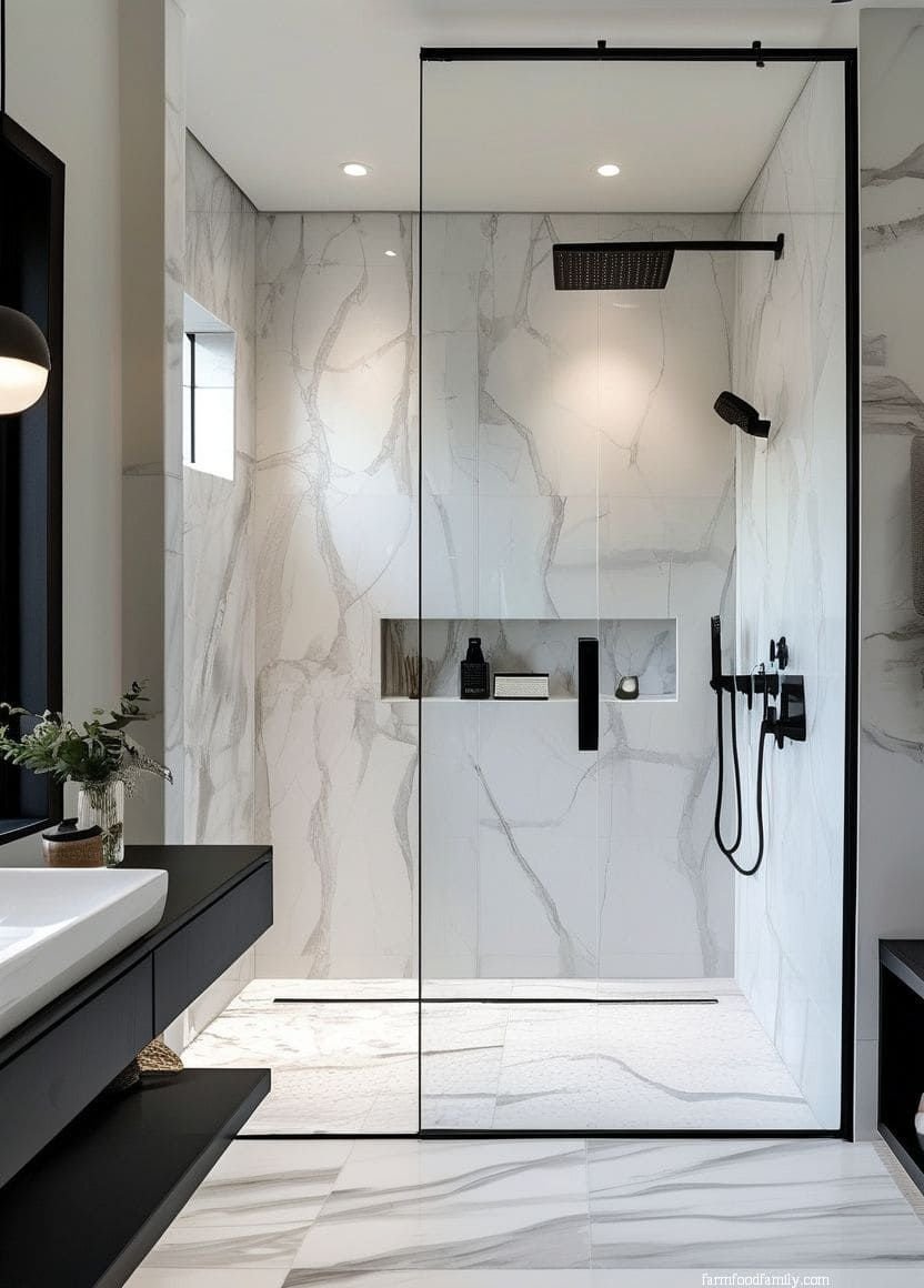 كابينة شاور مناسبة للمساحات الصغيرة